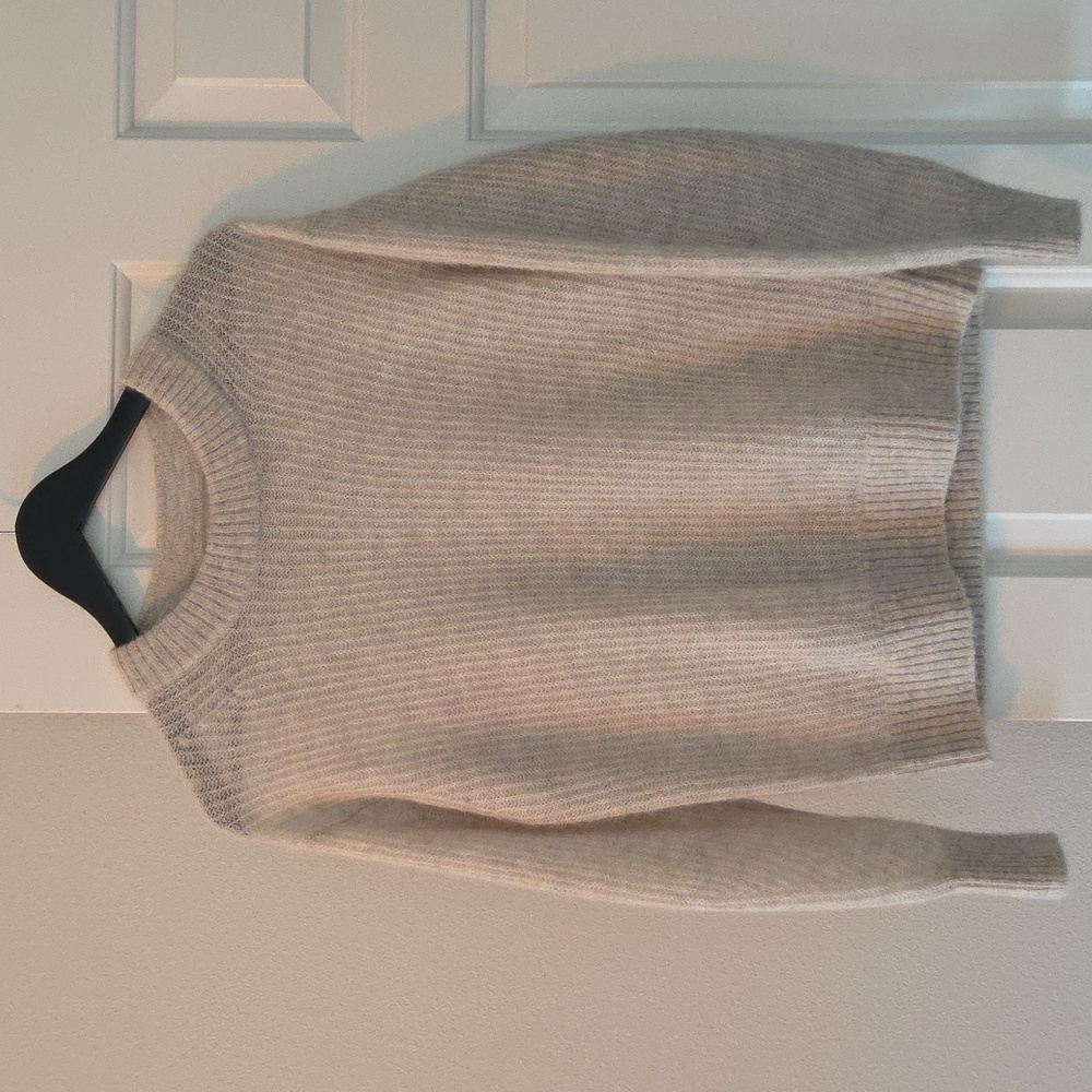 "Like New" Everlane Cocoon Crew - Alpaca // XXS